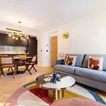 Newly Rebuilt By Architect - Center Of Paris