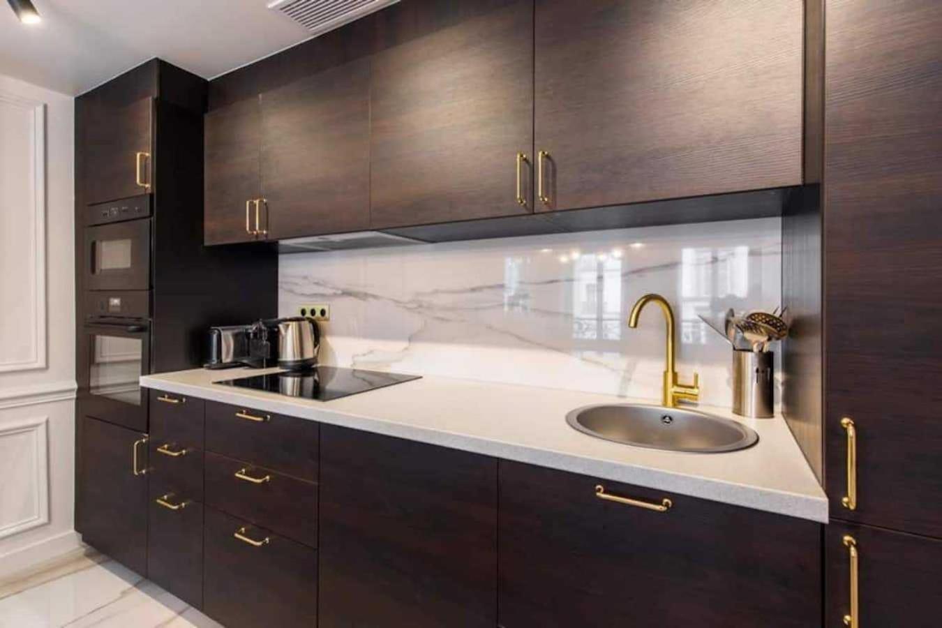Apartment Newly Rebuilt By Architect - Center Of *